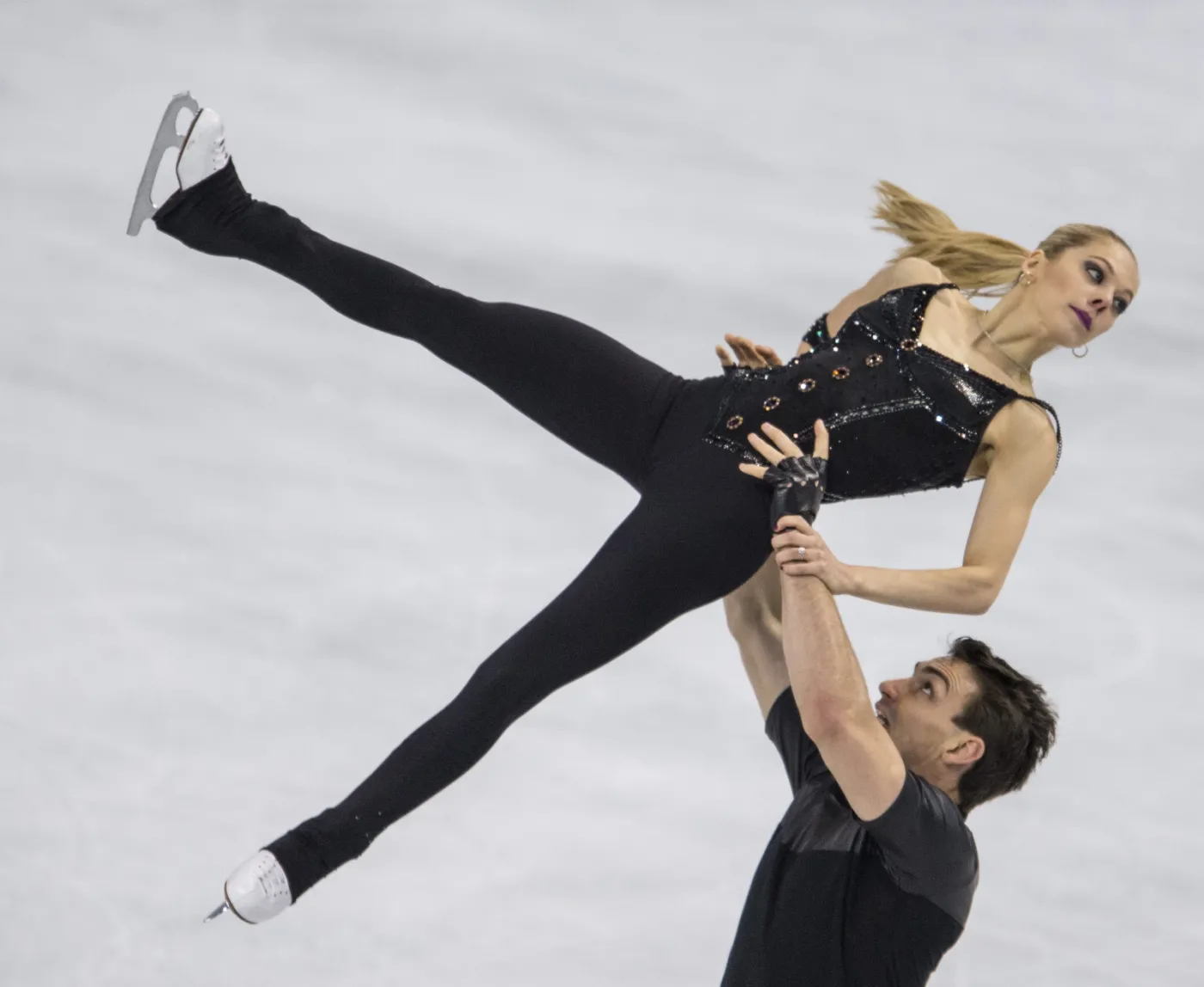 8895912-alexa-scimeca-i-chris-knierim.jpg