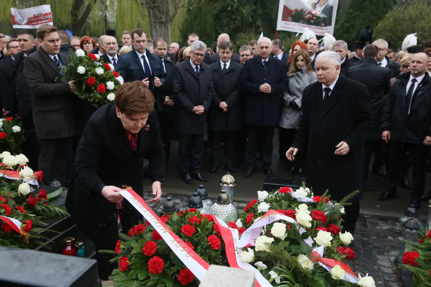 8920126-delegacja-pis-na-powazkach.jpg