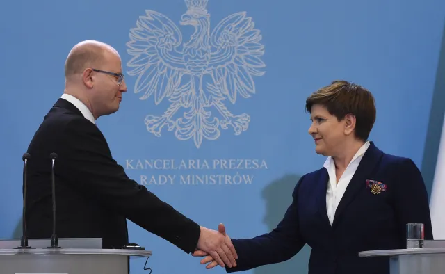 Czechy pozwą Unię Europejską? Poszło o przyjmowanie uchodźców