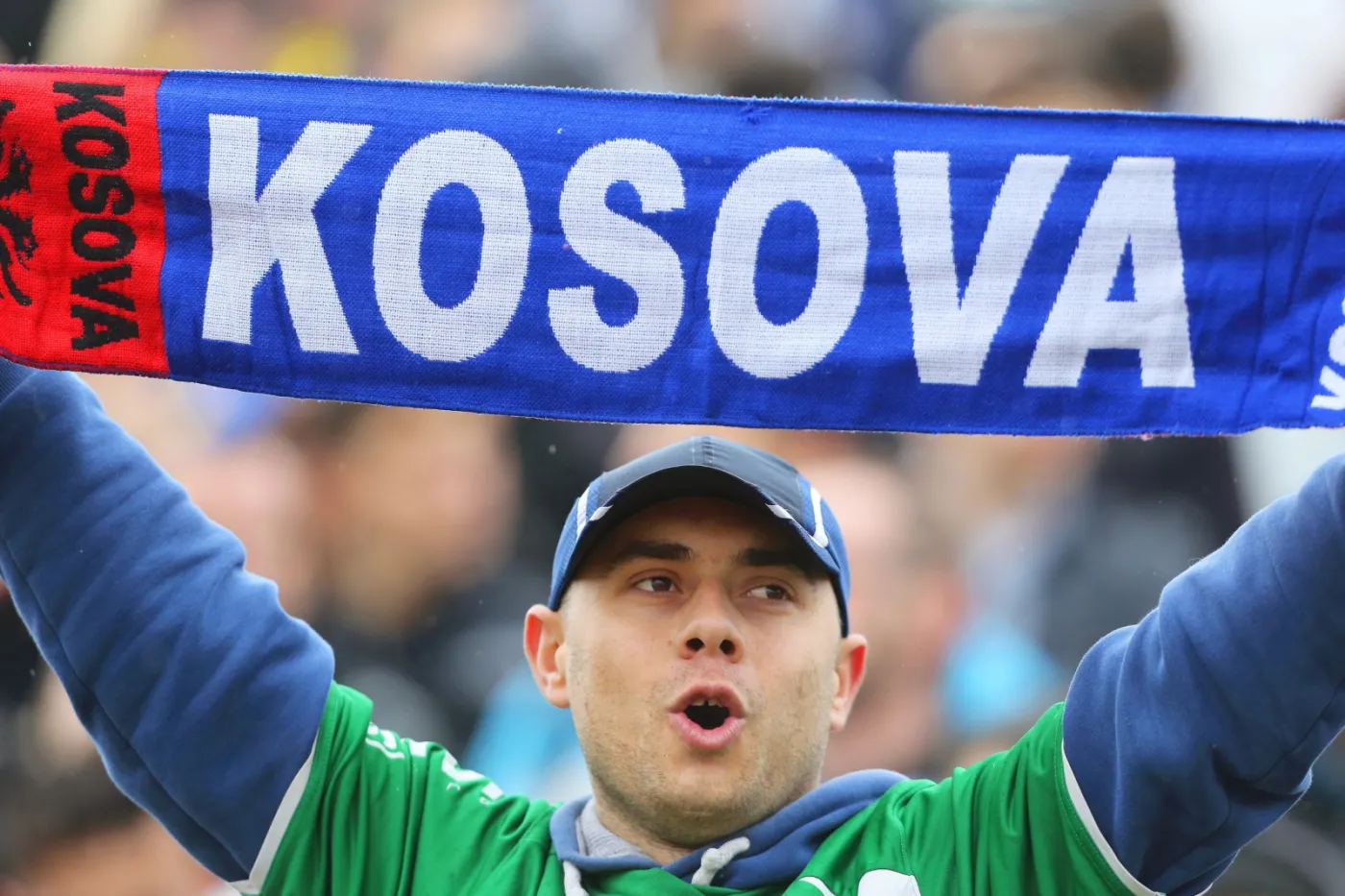 Kibic reprezentacji Kosowa