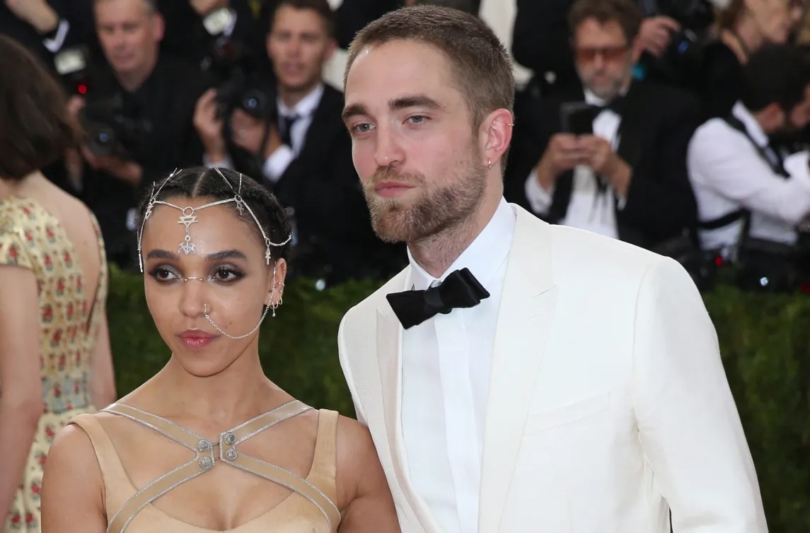 8999522-fka-twigs-i-robert-pattinson.jpg