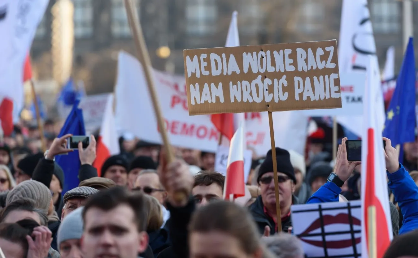8616017-demonstracja-kod-w-poznaniu.jpg