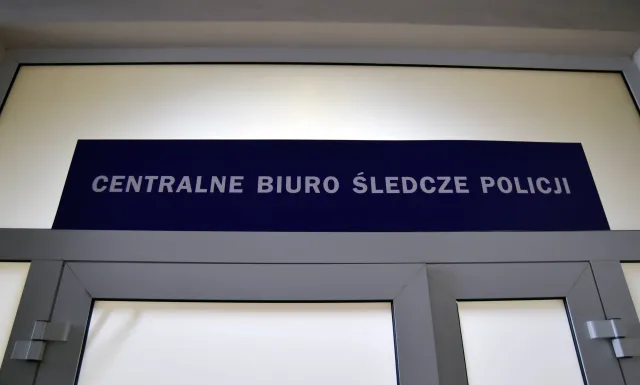 Zlecenie morderstwa po pijanemu? Posiadanie broni? Policja zatrzymała redaktora naczelnego tygodnika "Fakty i Mity"