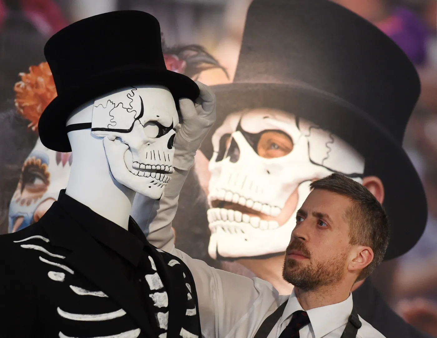 8743822-james-bond-spectre-auction.jpg