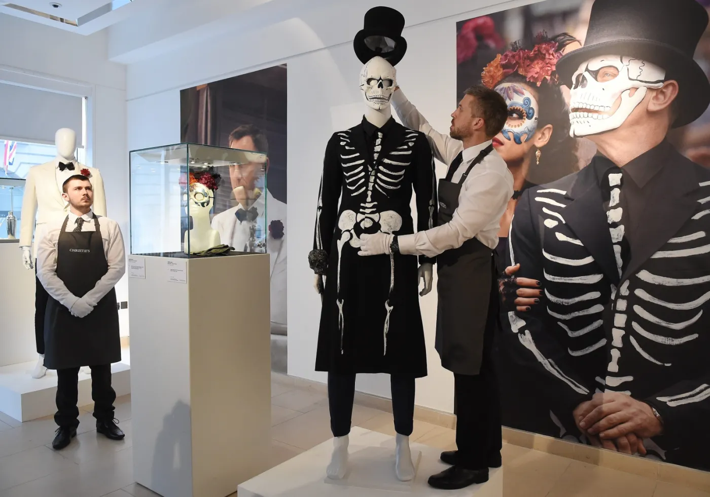 8743886-james-bond-spectre-auction.jpg