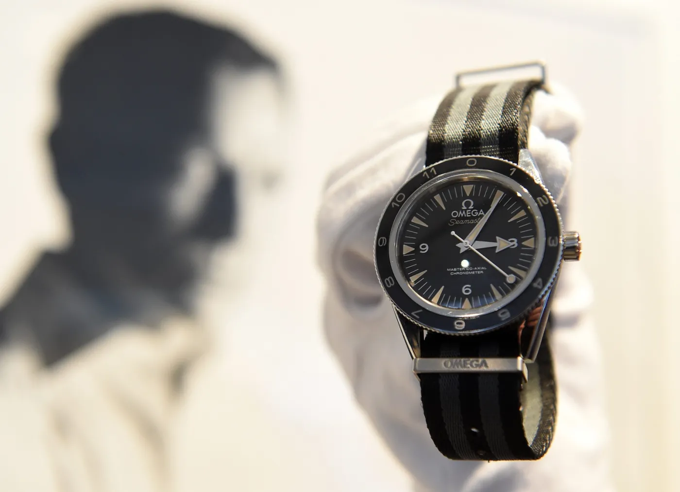 8743950-james-bond-spectre-auction.jpg