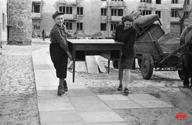 8746382-warszawa-kwiecien-1947-fot.png