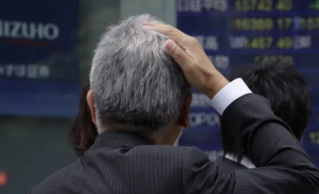 Gwałtowna reakcja rynków na widmo Brexitu. Azjatyckie giełdy w dół, spada złoty, funt najsłabszy od 30 lat