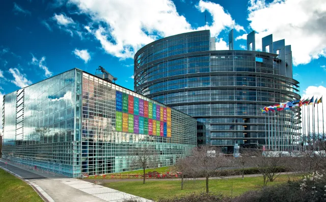 Projekt rezolucji w sprawie Polski: Paraliż TK zagraża rządom prawa i demokracji