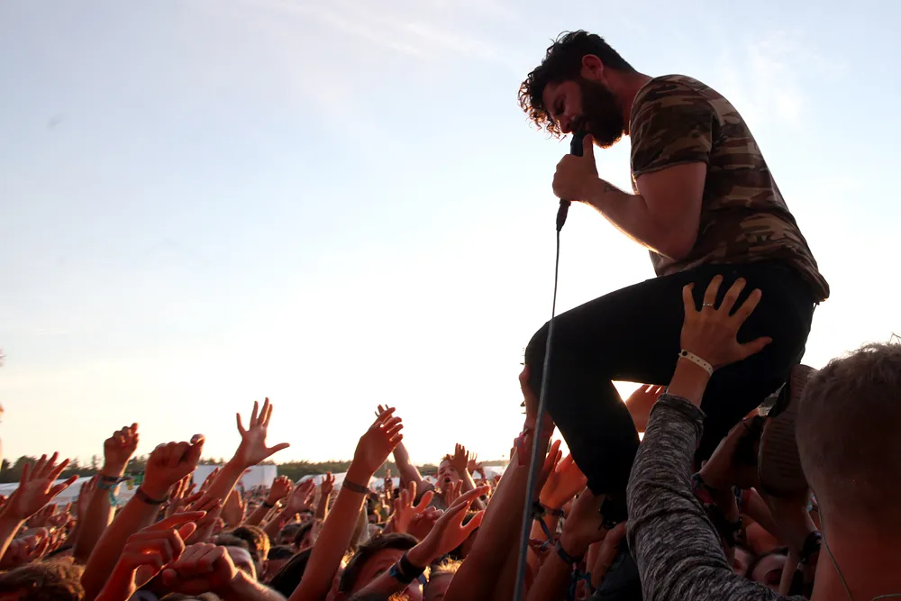 9240454-open-er-festival-2016-foals.jpg