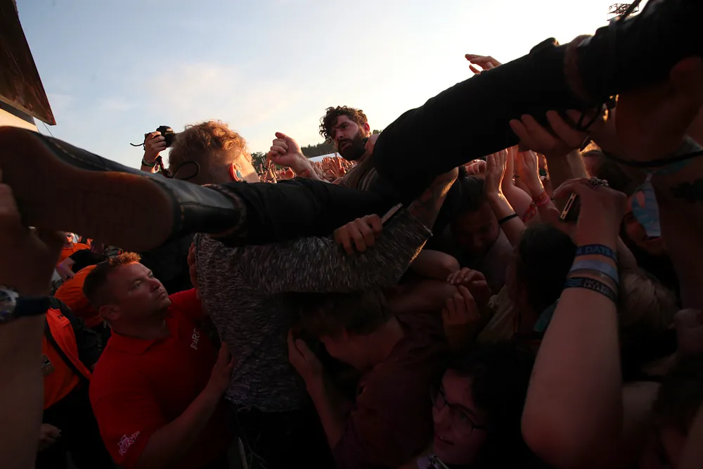 9240121-open-er-festival-2016-foals.jpg