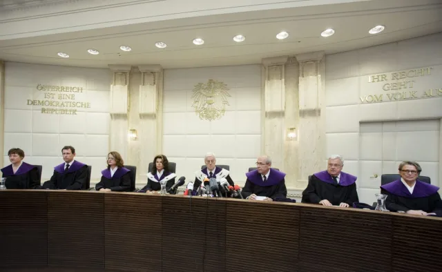 Austriacki Trybunał Konstytucyjny: II tura wyborów prezydenckich nieważna. Były nieprawidłowości