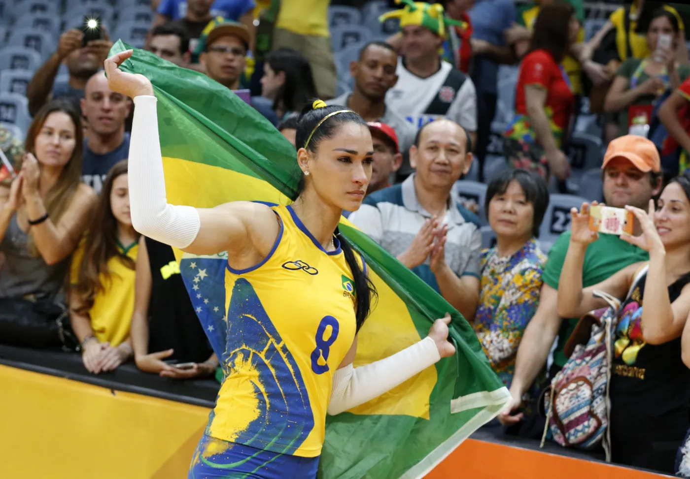 9371598-piekna-jaqueline-zalala-sie.jpg