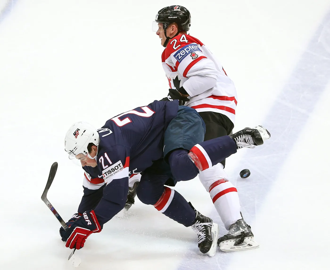 Dylan Larkin i Corey Perry