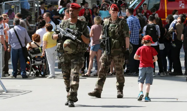 Euro 2016: Akcja antyterrorystyczna w mieście, gdzie będą grać Polacy. Zatrzymano czworo Syryjczyków