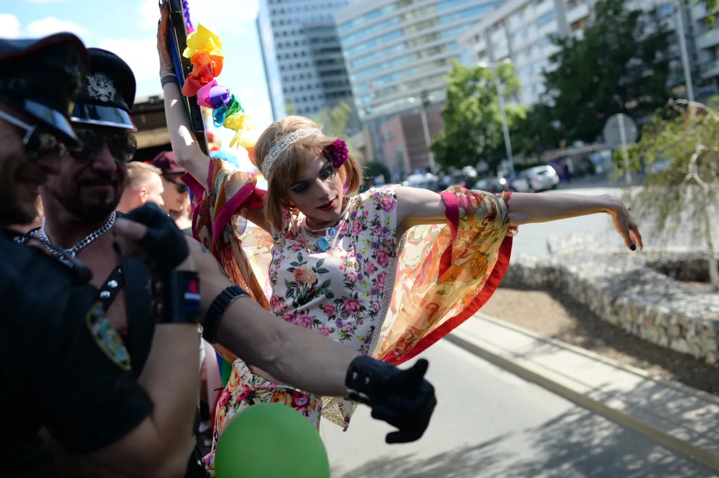 9151307-parada-rownosci-w-warszawie.jpg