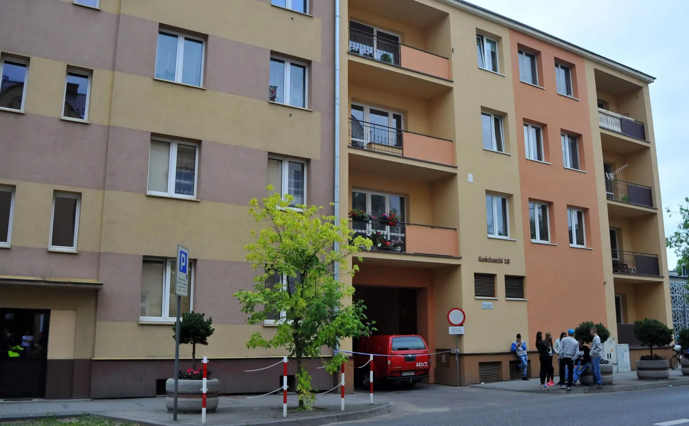 9165515-jaslo-mezczyzna-zabarykadowal.jpg