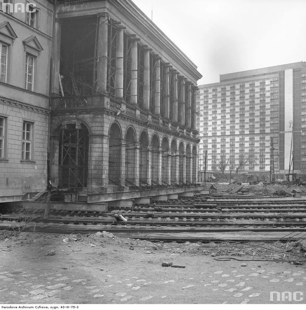 9170600-obrocony-palac-lubomirskich-w.jpg