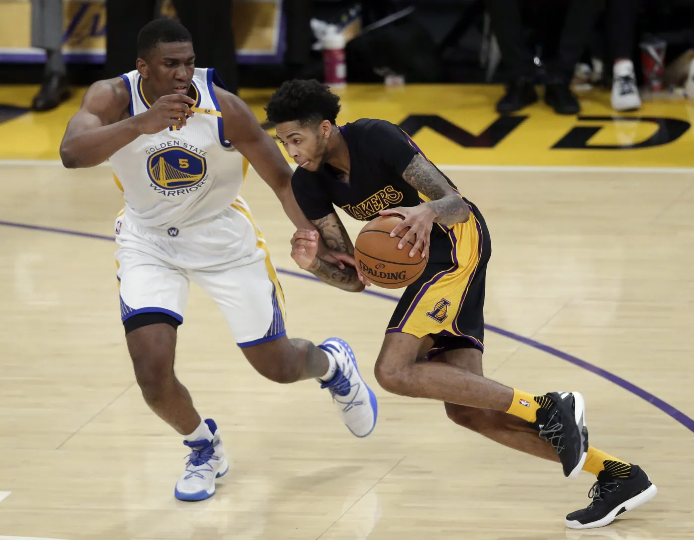 Brandon Ingram i Kevon Looney