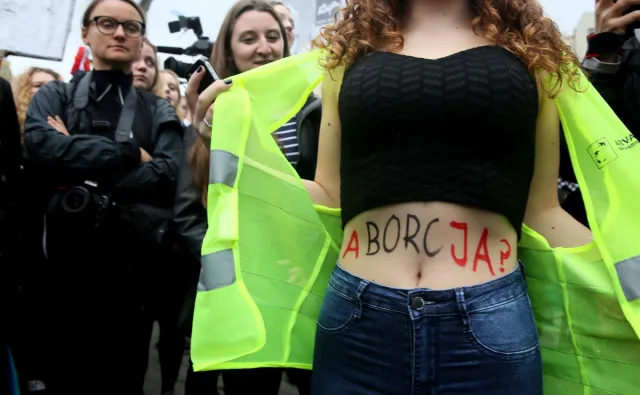 "Czarny protest" na celowniku prokuratury. Wszczęła śledztwo na wniosek ONR