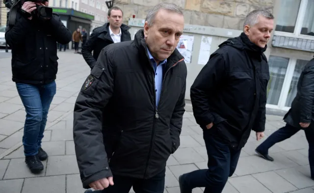 Siemoniak: Przyjmujemy inicjatywę prezydenta z otwartością, ale i "dużą ostrożnością"