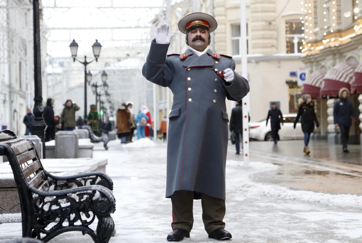 Komuniści świętują na Placu Czerwonym. Urodziny obchodzi... Stalin [ZDJĘCIA]