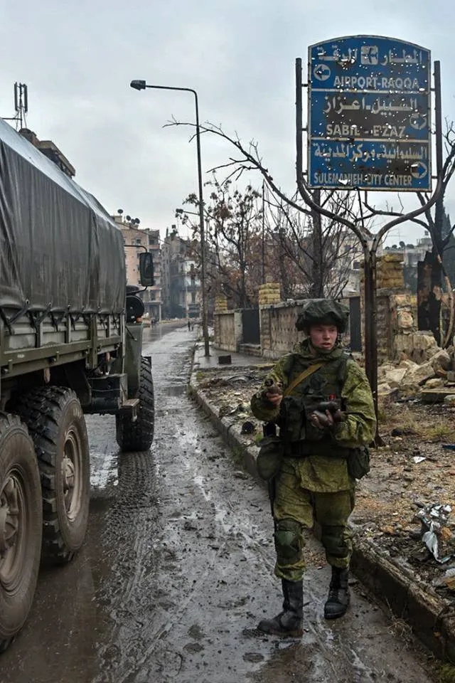 9756159-rosyjscy-zolnierze-w-aleppo.jpg