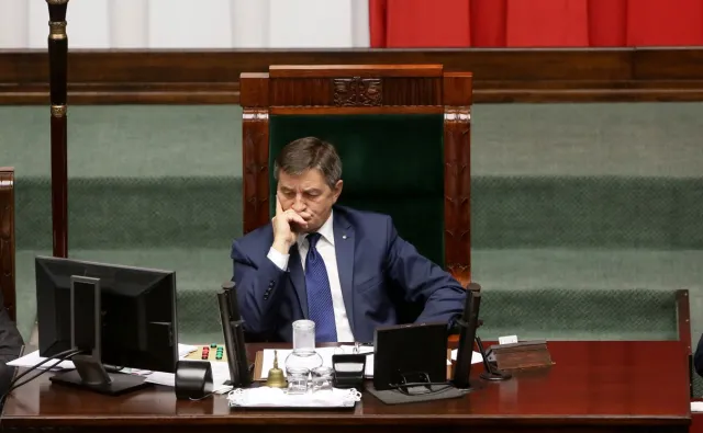 "Apeluję do posłów zajmujących salę plenarną, by opuścili Sejm". Kuchciński mówi o BOR i badaniach pirotechnicznych