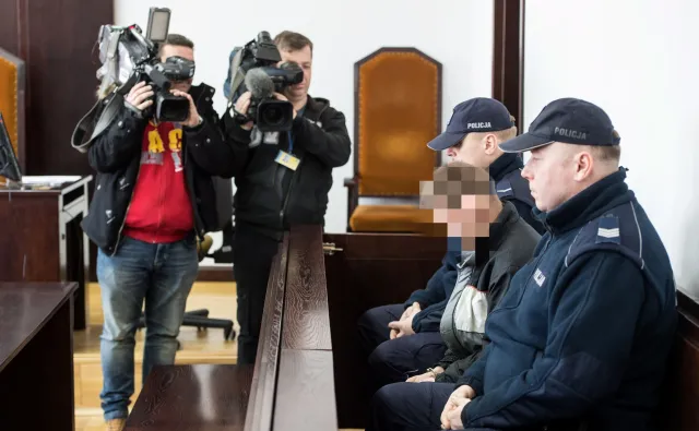 Pobił 15-latkę, bo chciał jej telefon. Umierającą wrzucił do ścieków. Sąd podwyższył mu wyrok