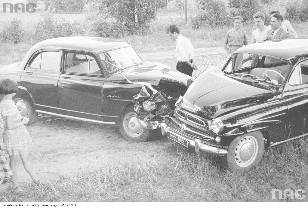 9412047-wypadki-drogowe-w-stylu-retro.jpg