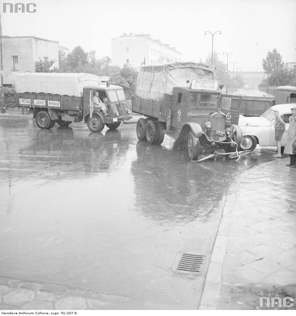 9412140-wypadki-drogowe-w-stylu-retro.jpg