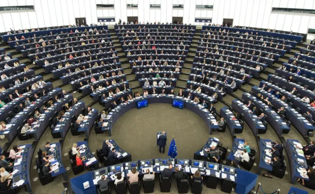 Parlament Europejski przyjął krytyczną rezolucję o Polsce. "Paraliż Trybunału Konstytucyjnego zagraża demokracji"