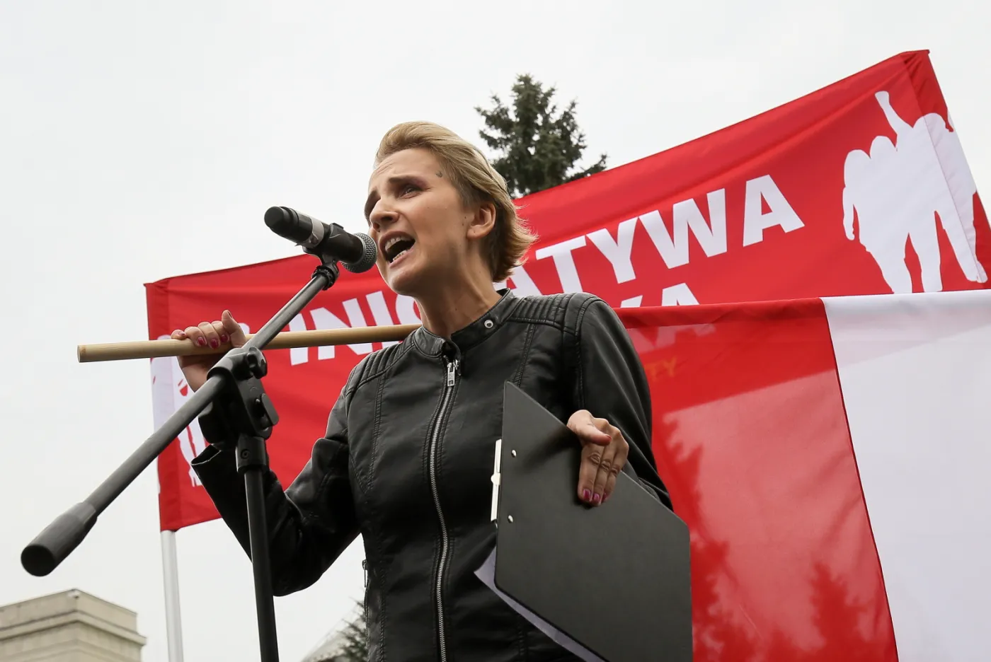 "Beata, niestety, ten rząd obalą kobiety!" [ZDJĘCIA i HASŁA z czarnego protestu]