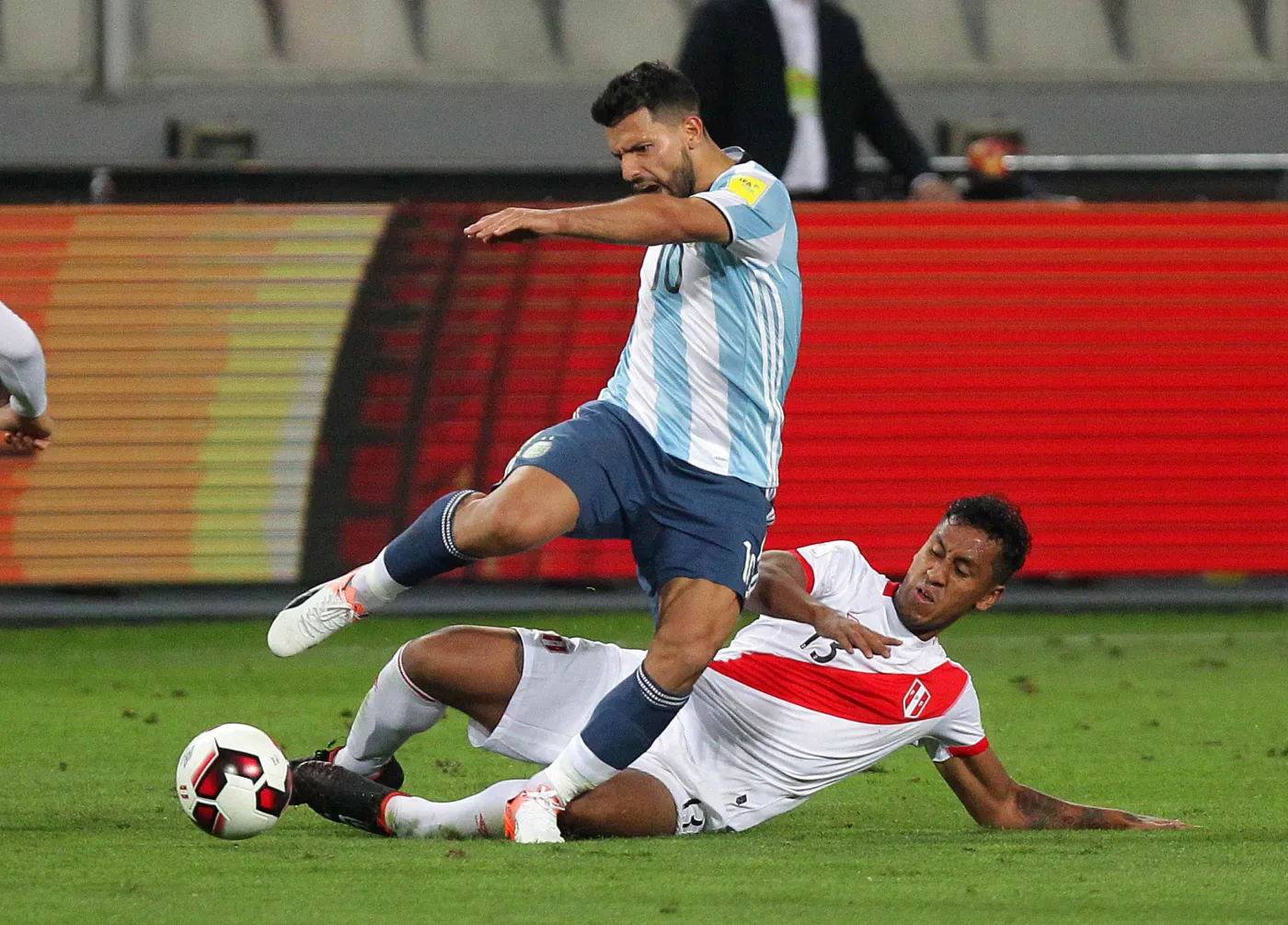 El. MŚ 2018: Argentyna bez Messiego nie dała rady Peru. Brazylia "zdemolowała" Boliwię