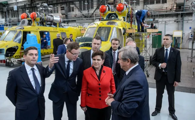 Premier w PZL-Świdnik: Stawiamy na to, by sprzęt dla polskiej armii produkowany był w Polsce