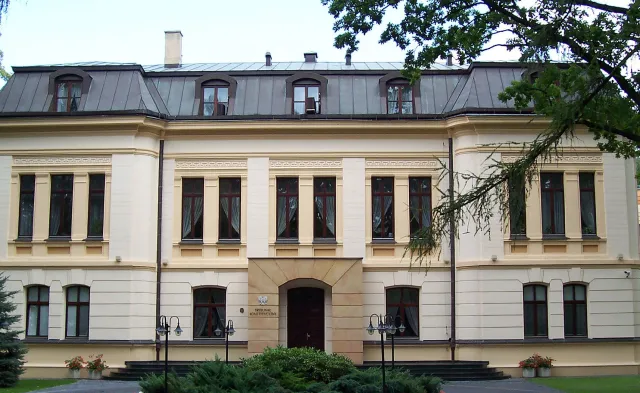 Kamil Zaradkiewicz, były dyrektor jednego z zespołów, złożył pozew przeciwko TK