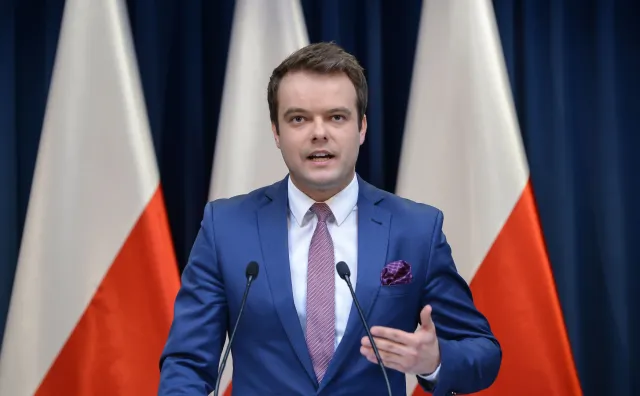 Bochenek bagatelizuje sprawę Macierewicza. "Pilne spotkanie z premier Szydło? Burza w szklance wody"