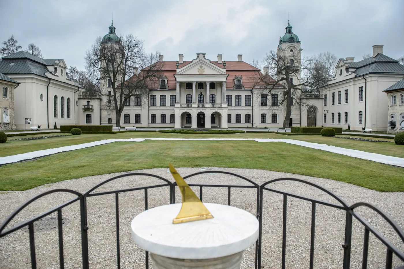 10004739-muzeum-zamoyskich-w-kozlowce.jpg