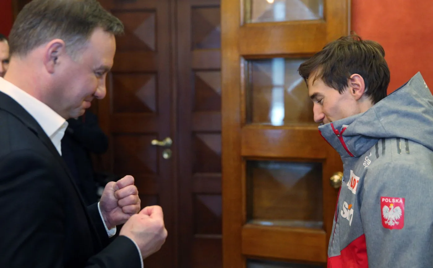 9790444-kamil-stoch-i-andrzej-duda.jpg
