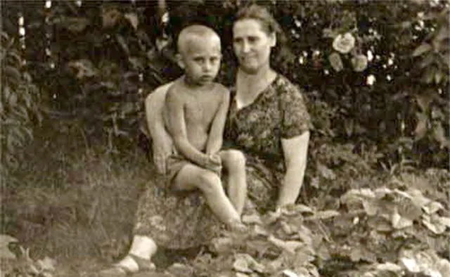 Tajne dzieciństwo Władimira Putina. Matka, której się wyparł i okrutny ojczym. „Bywało, że kijem przyłożył”