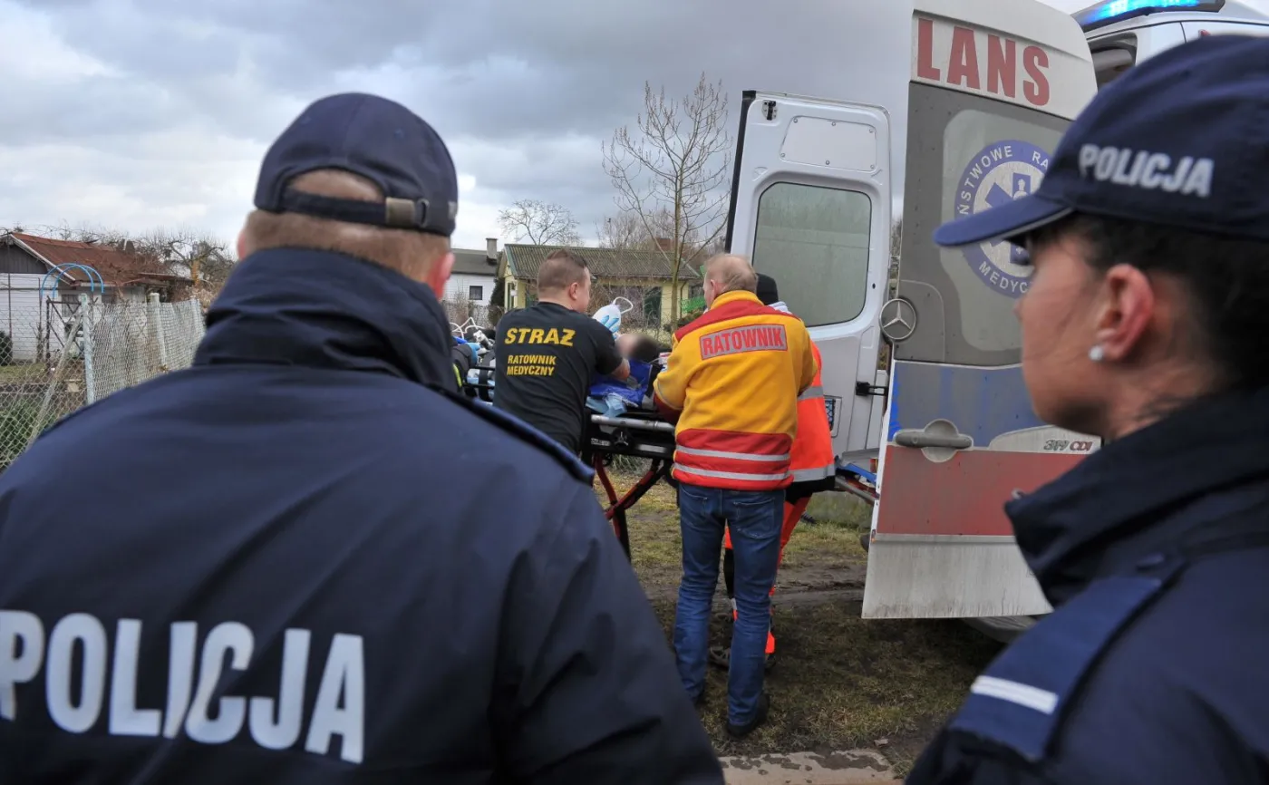 Akcja ratunkowa w Szczecinie. Pod chłopcami załamał się lód