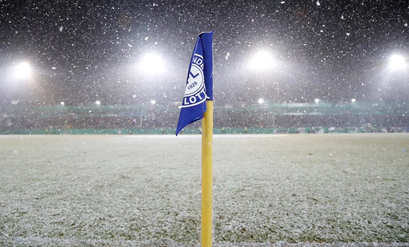 Puchar Niemiec: Śnieg powstrzymał piłkarzy Sportfreunde Lotte i Borussii Dortmund