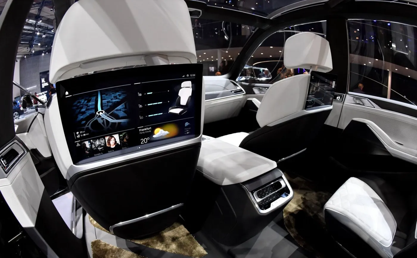 10440218-bmw-concept-x7-iperformance.jpg