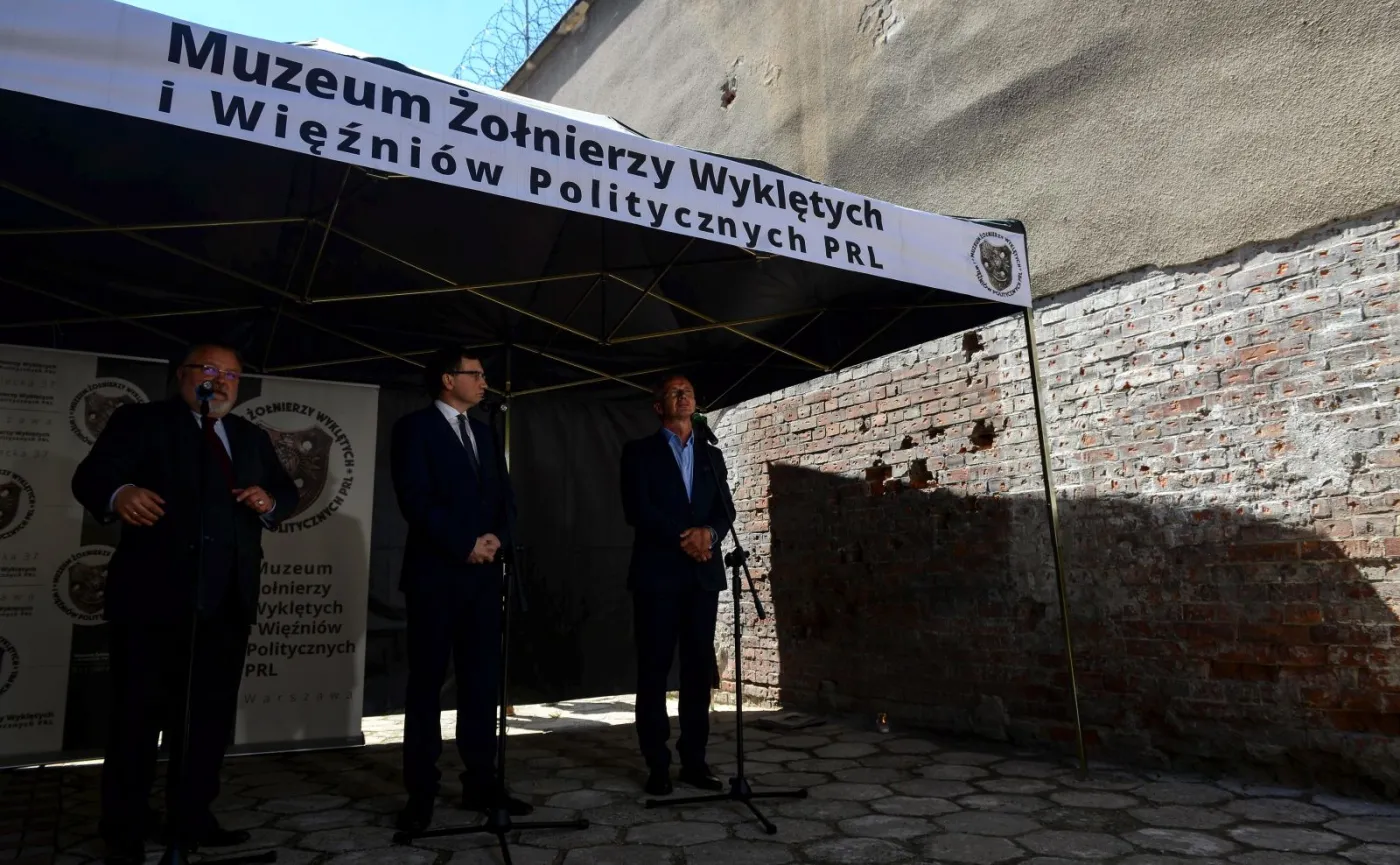 10179638-warszawa-byly-areszt-sledczy.jpg