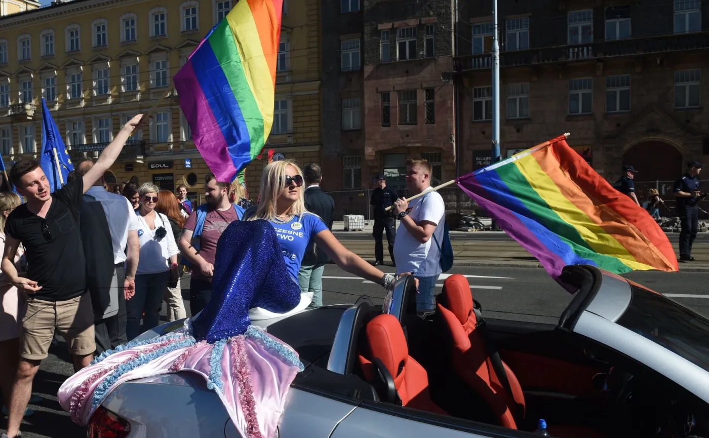 10207281-parada-rownosci-w-warszawie.jpg