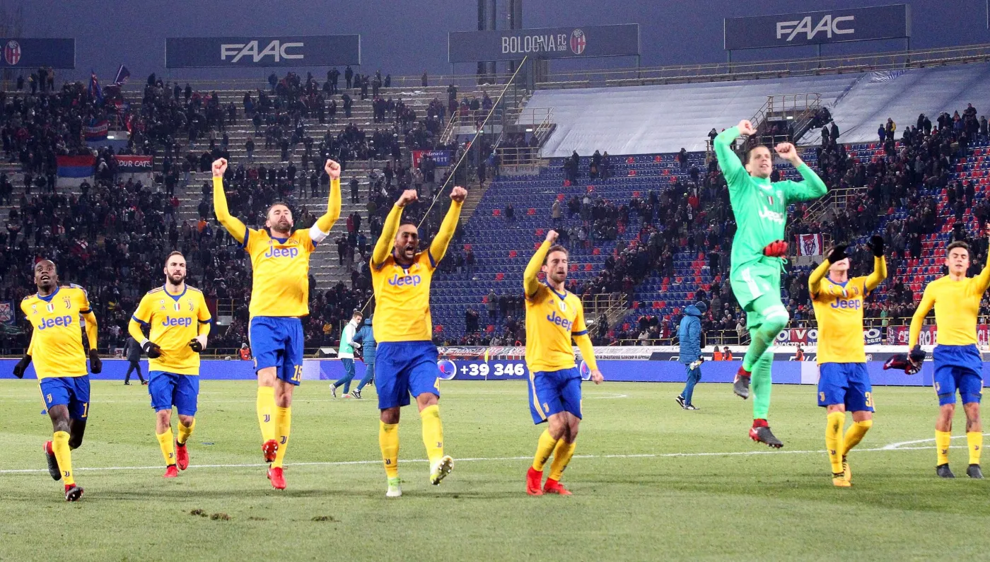 Wojciech Szczęsny (w zielonym stroju)