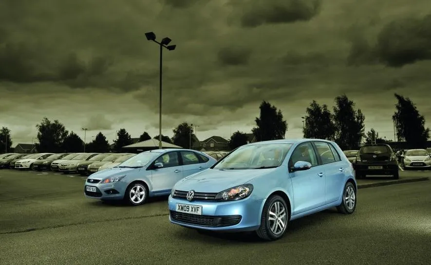 Volkswagen golf i ford focus