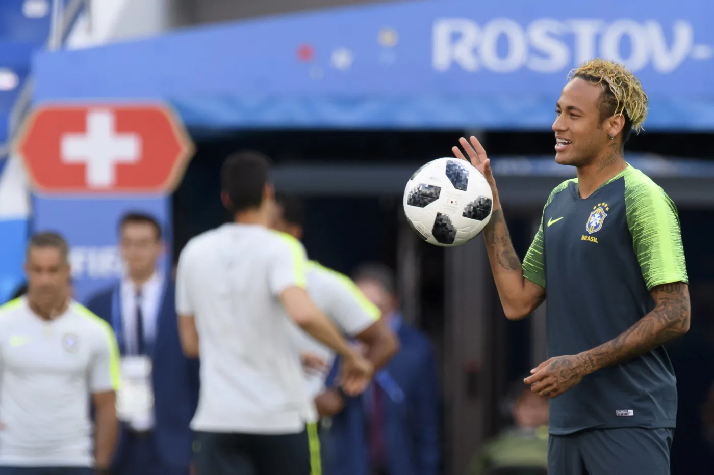 11043338-neymar-chyba-nie-widzial-sie.jpg