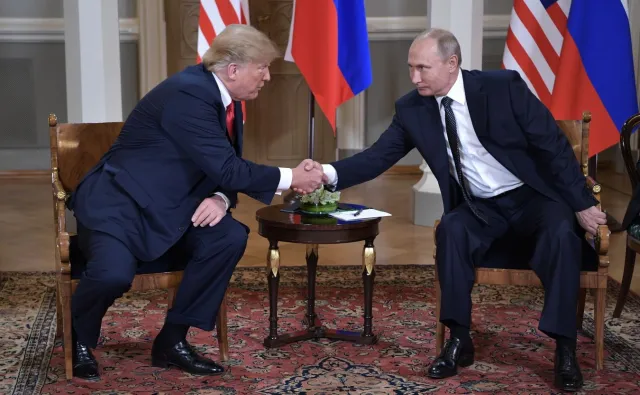 "FT" ostro: Trump w Helsinkach zdradził interes narodowy USA