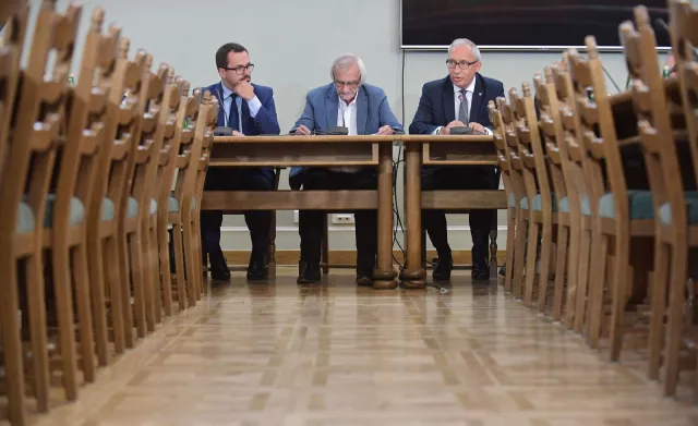 Oto komisja śledcza na trzy kampanie wyborcze. Dziewięciu posłów zajmie się sprawą wyłudzeń VAT